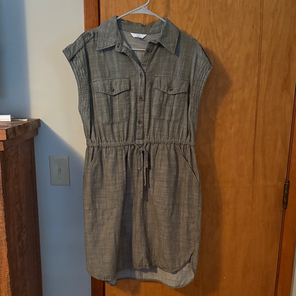 Time and Tru Charcoal Sleeveless Top